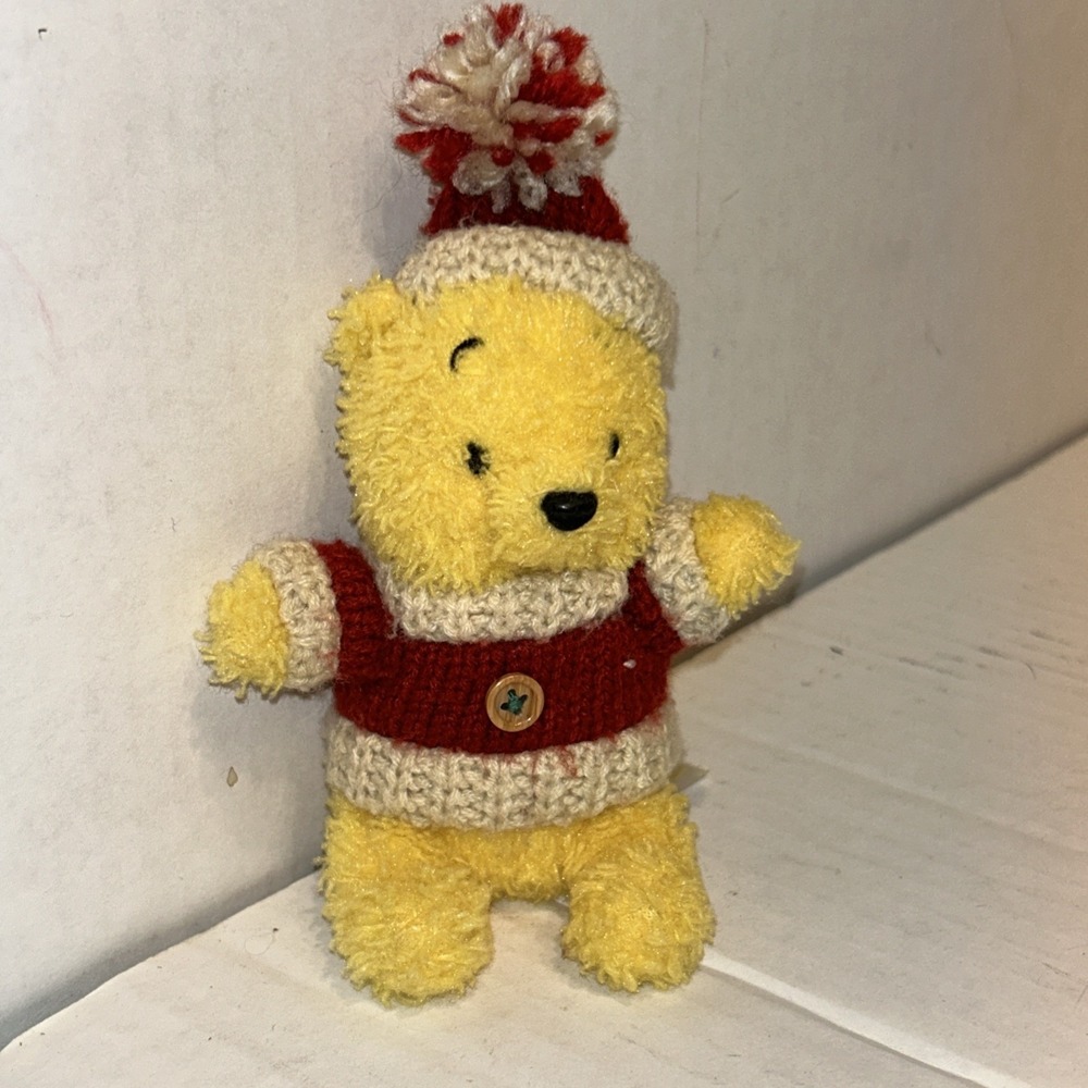 Disneyland Winnie the Pooh Plush Doll Disney Christmas 2018 Tokyo Japan Parks 4"